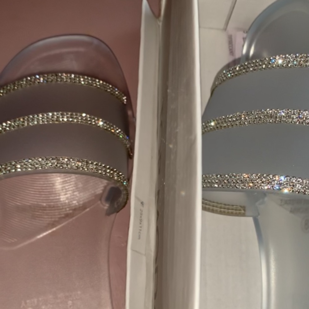Fashion Nova sandles. Size 8.